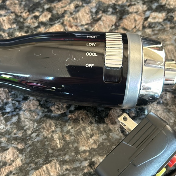 UNIQKKA 3 IN ONE BLOWER BRUSH NWT - Picture 3 of 8